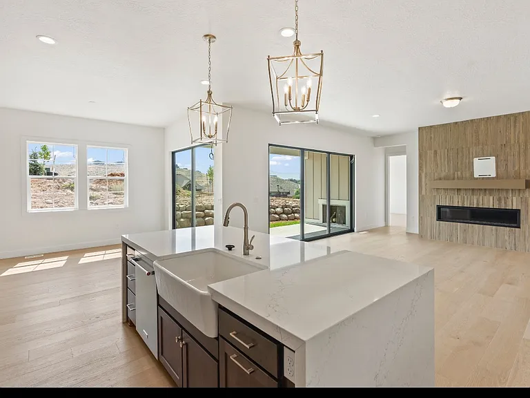 2122 N Beargrass Way — Photo 11