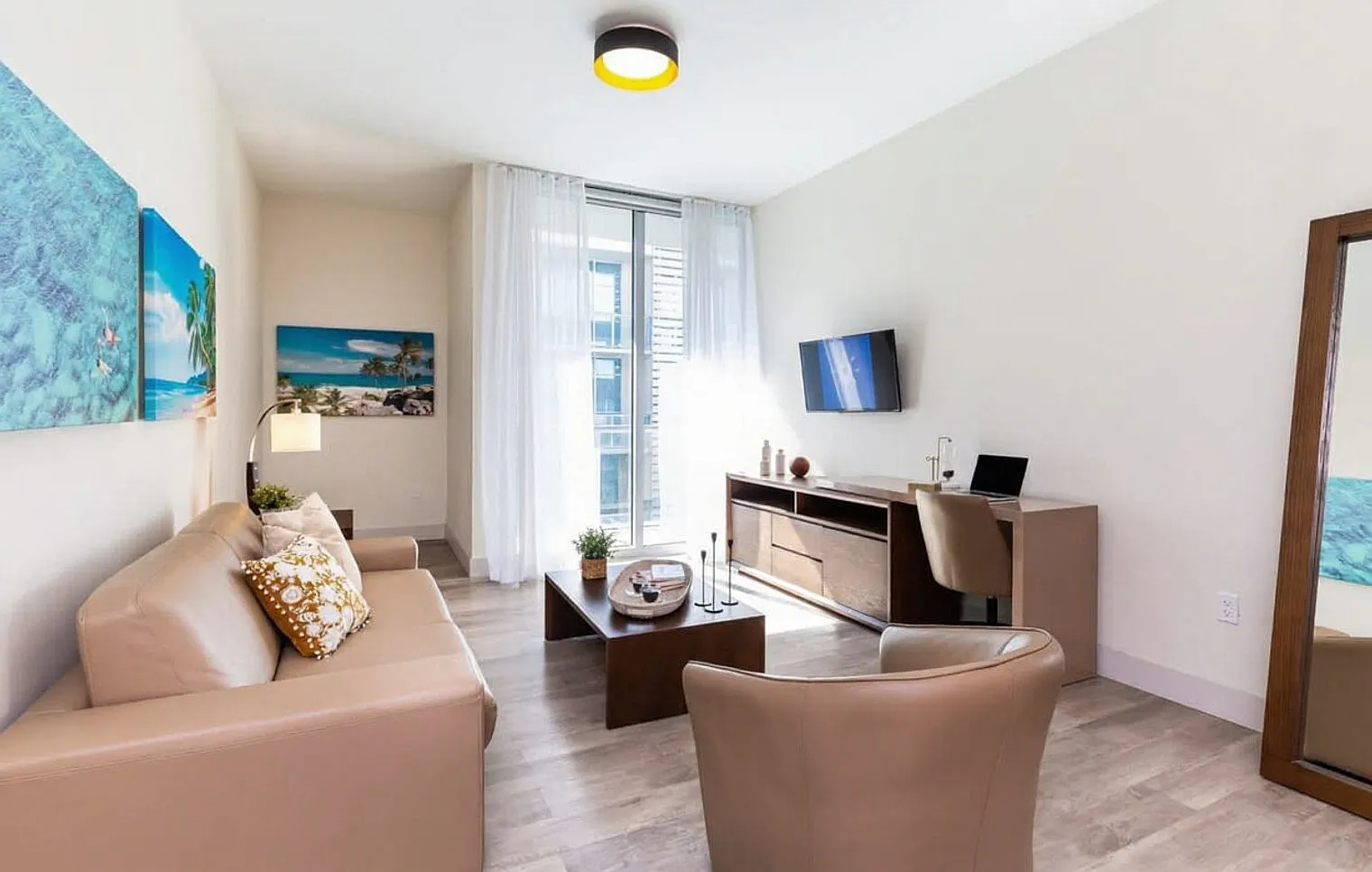 2 bed, 1.0 bath, 839 sqft, $3,594 — Photo 2