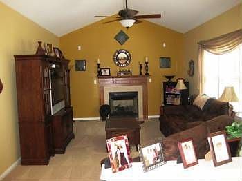 3rd image of 109 Patricias Ln