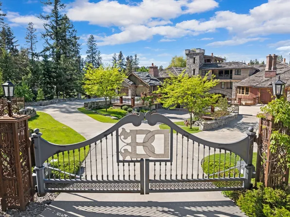 10 Bear Dance Vlg, Bigfork, MT 59911