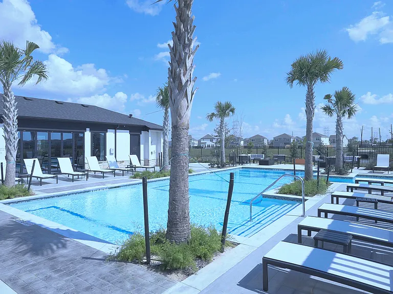 Resort Style Pool located in Amenity Center