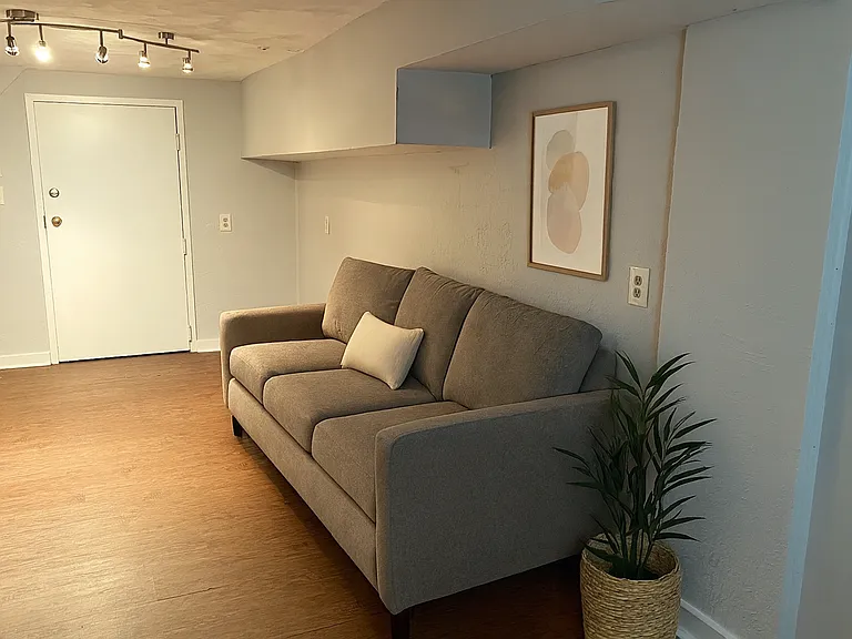 1002 N Aurora St — Photo 6