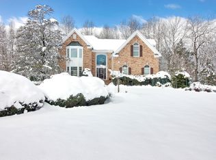 19 Foxglove Dr, Warren, NJ 07059