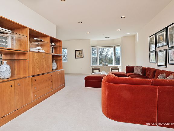 5th image of 20 Trafalgar Sq Unit 304