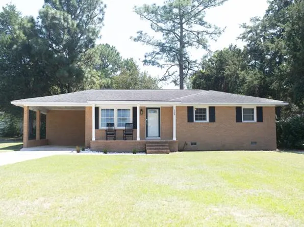 108 South St, Gloverville, SC 29828