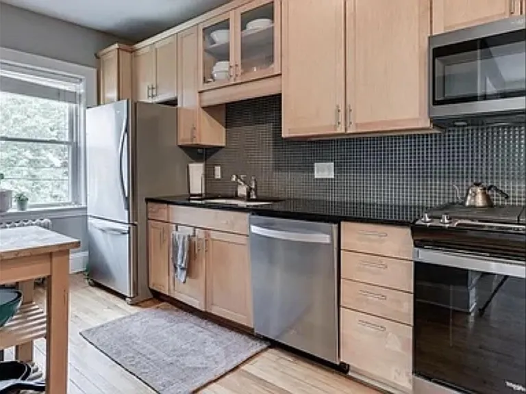 2300 Girard Ave S #204 — Photo 12