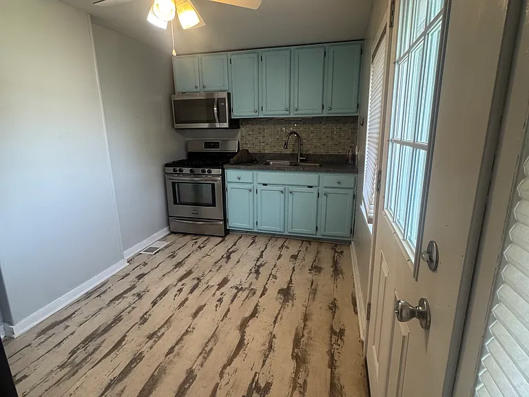 20-22 E Center St — Photo 11