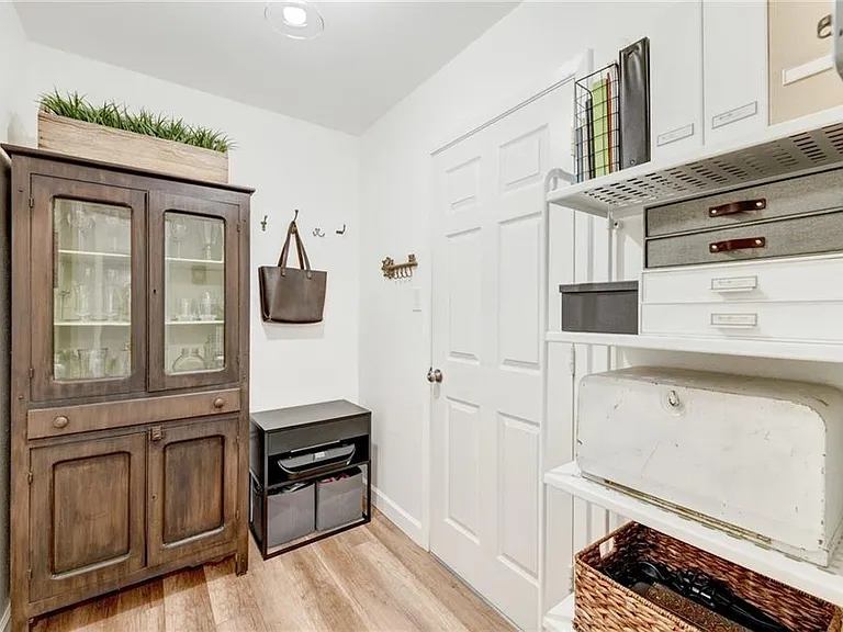 13313 Effingham St — Photo 23