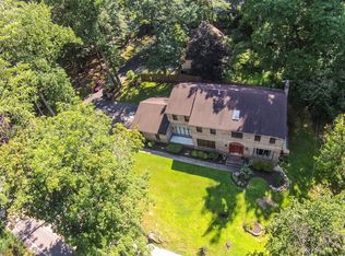 1094 Dixon Ln, Rydal, PA 19046