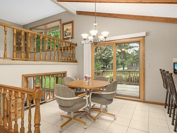 3rd image of 654 Tanglewood Dr