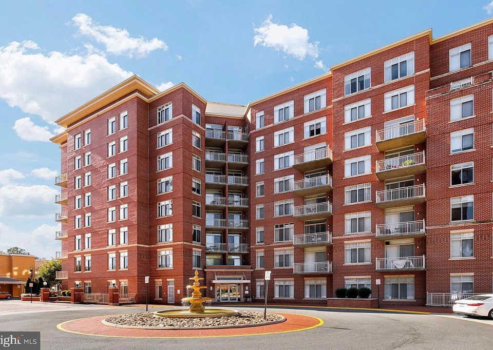 1st image of 4490 Market Commons Dr Unit 612