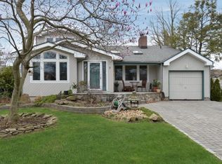 7 Gary Rd, Syosset, NY 11791