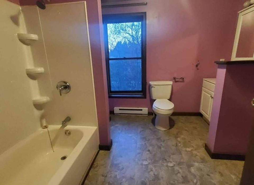 2nd image of 1331 Main St #2