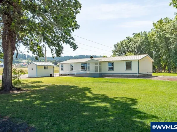 38404 Payne Dr, Lebanon, OR 97355