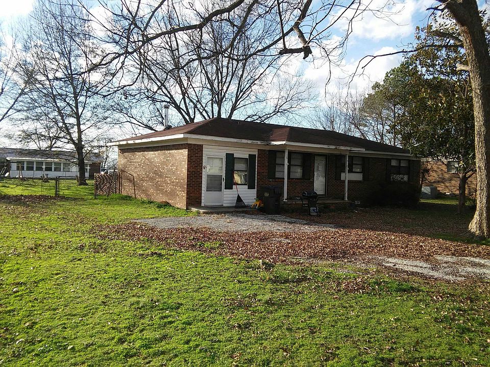2nd image of 16 Sivley Dr