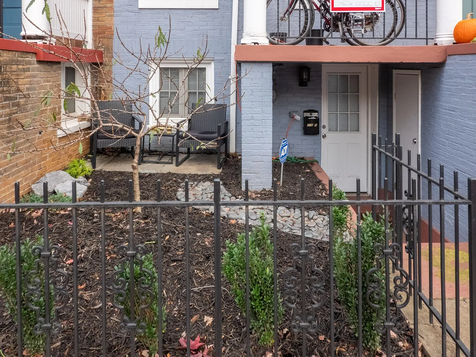 3 bed, 2.5 bath, 1800 sqft, $5,500 — Photo 3
