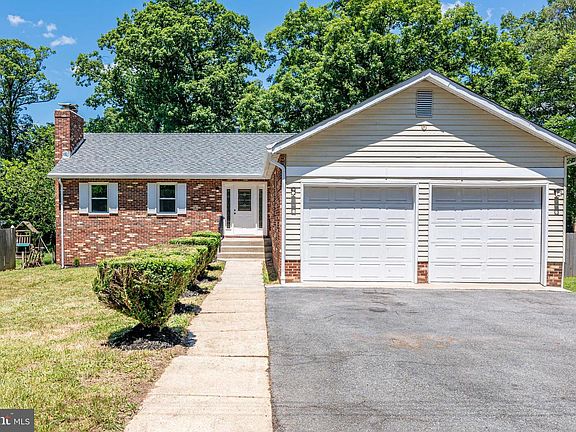 5th image of 8822 Saunders Ln