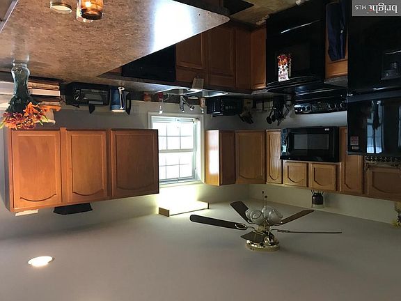 Spacious Gourmet Kitchen