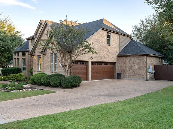 2nd image of 2237 Hamlet Cir