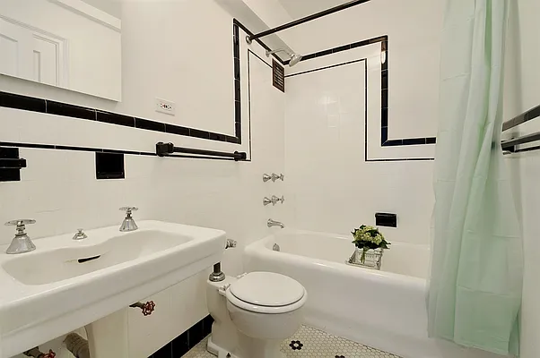 Rented by Corcoran | media 21