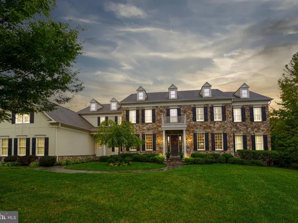 43571 World Woods Ct, Ashburn, VA 20147