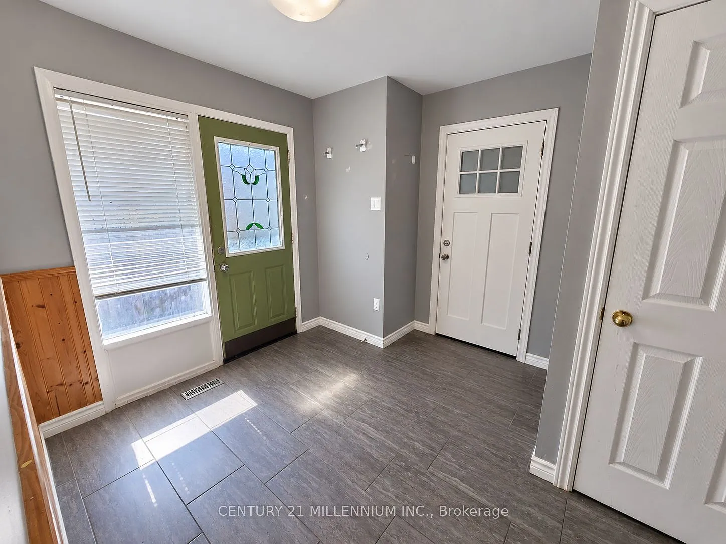 3 bed, $2,400 — Photo 3