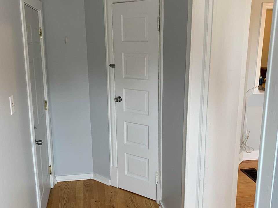 Front entry/mud room