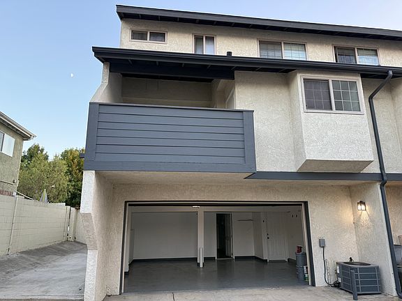 balcony and garage