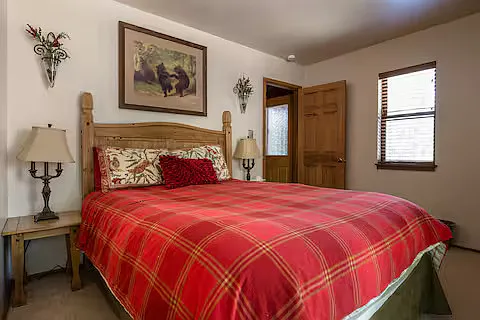 Aspen Grove Rd — Photo 4
