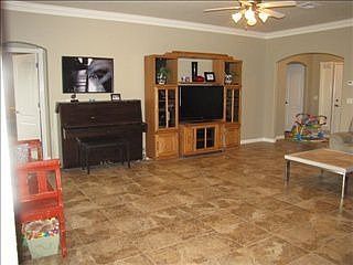 5th image of 1627 Sunspur Dr