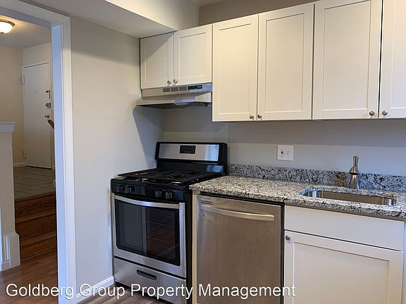 3rd image of 5572 Burnside Dr APT 4