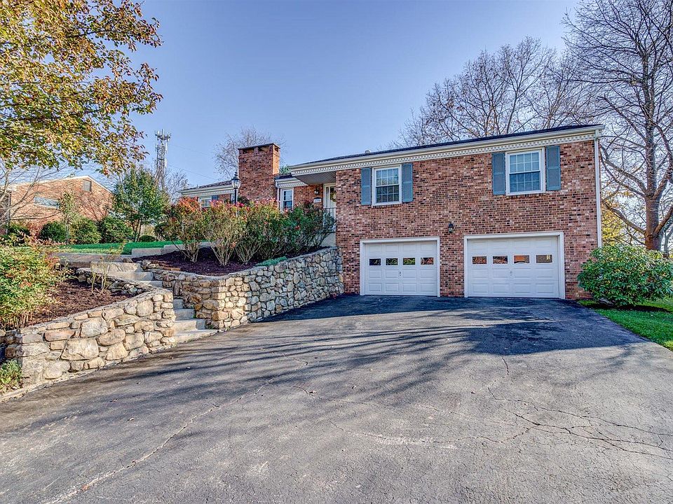 1st image of 4704 Foxhall Cir