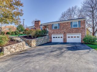 4704 Foxhall Cir, Roanoke, VA