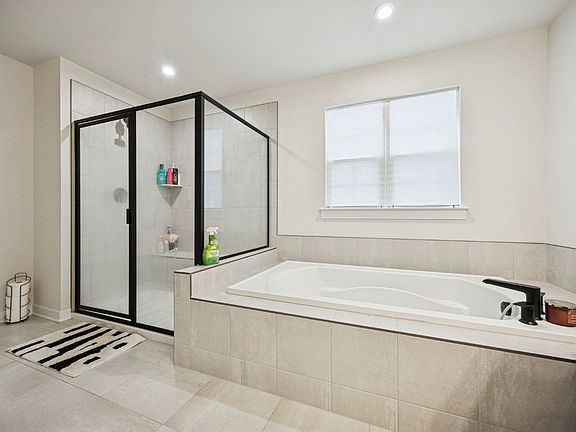 4th image of 243 Chastain Dr