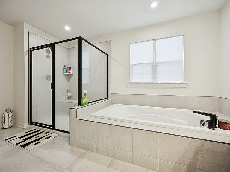243 Chastain Dr — Photo 4
