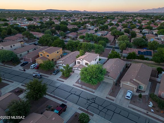 2nd image of 147 E Calle Puente Azul