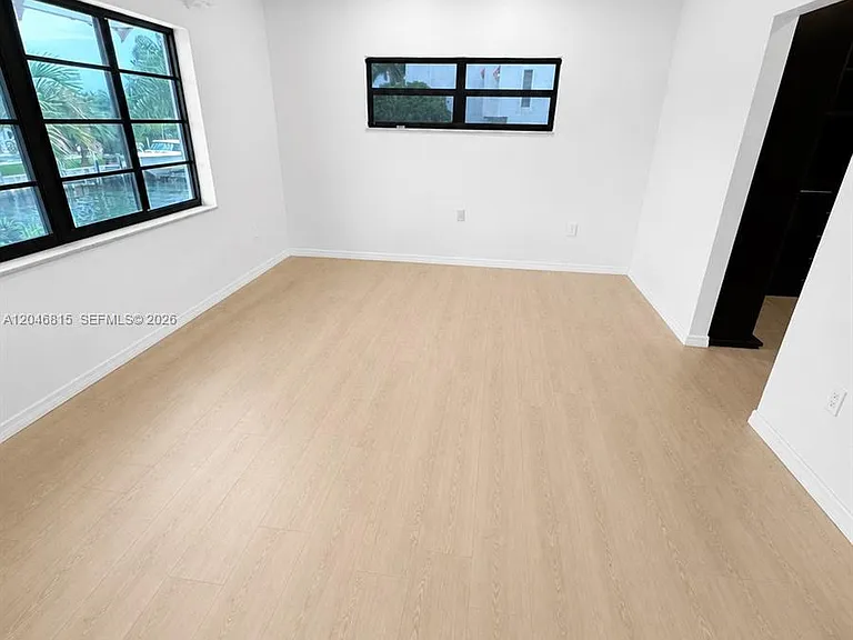 1540 NE 105th St — Photo 12
