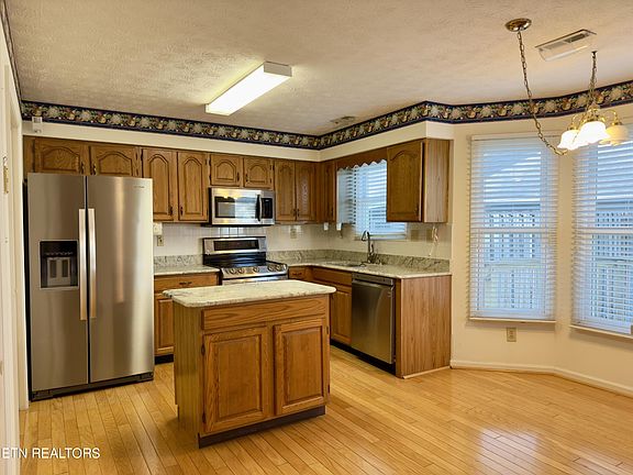 4th image of 8502 Cypress Lake Dr E