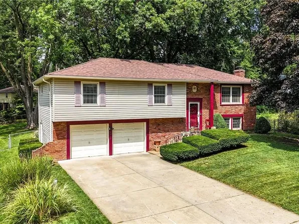 4914 Garnett St, Shawnee, KS 66203