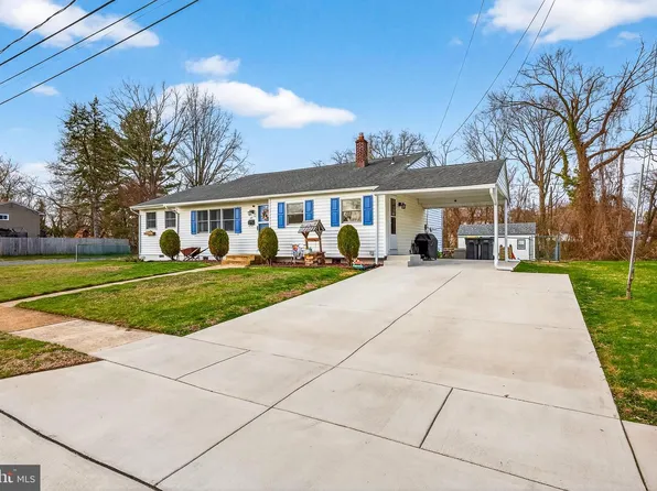 64 W Stephen Dr, Newark, DE 19713