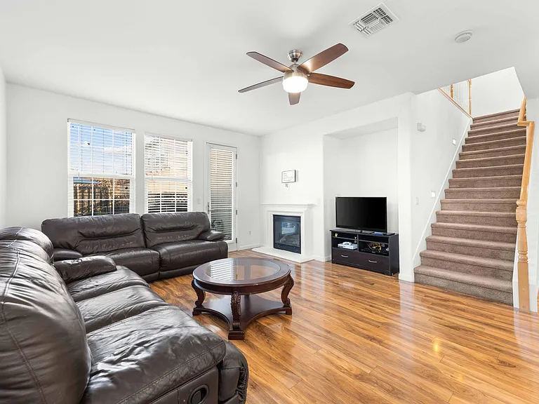 184 Barnhill Dr — Photo 7