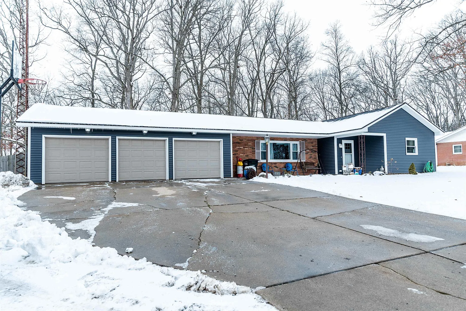 1105 Richard Rd photo 1