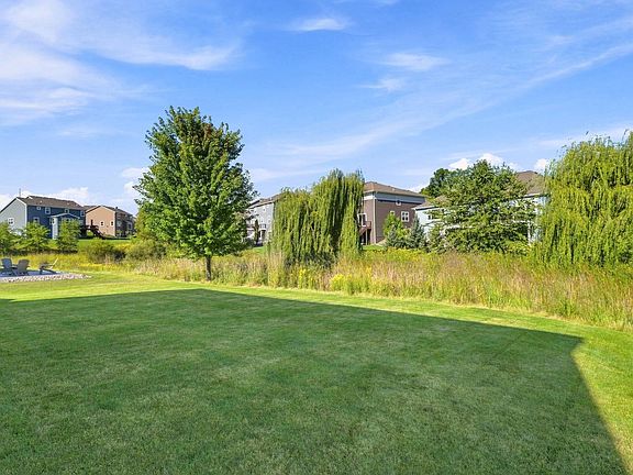 3rd image of 833 Red Cedar Ct