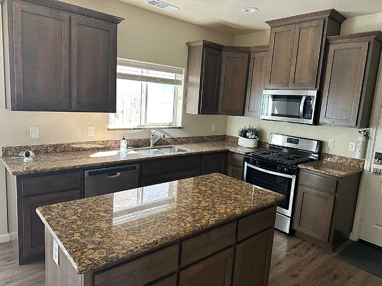 1338 Hermosa Dr — Photo 8