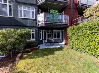 2800 Chesterfield Ave #201, North Vancouver, BC