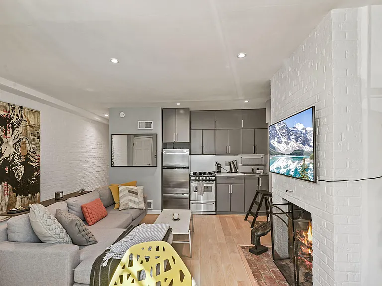 614 C St NE #B — Photo 5