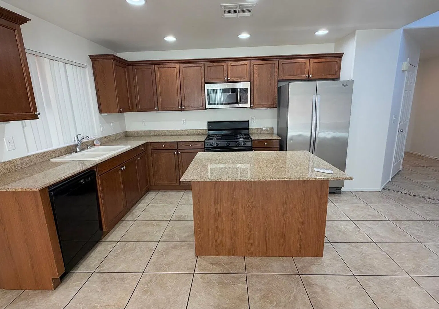 (Include Some Utilities) 4 Bedroom 3 Bath On Corner Lot In Mountains Edge — Photo 2