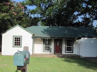 1933 Liberty St, Bonham, TX 75418