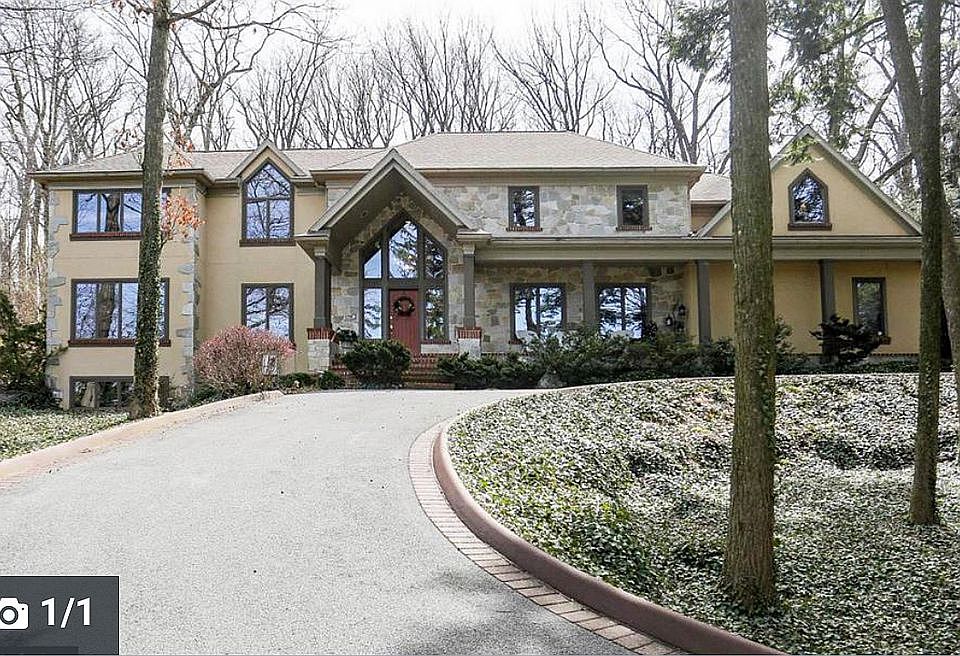 2nd image of 212 Spottswood Dr
