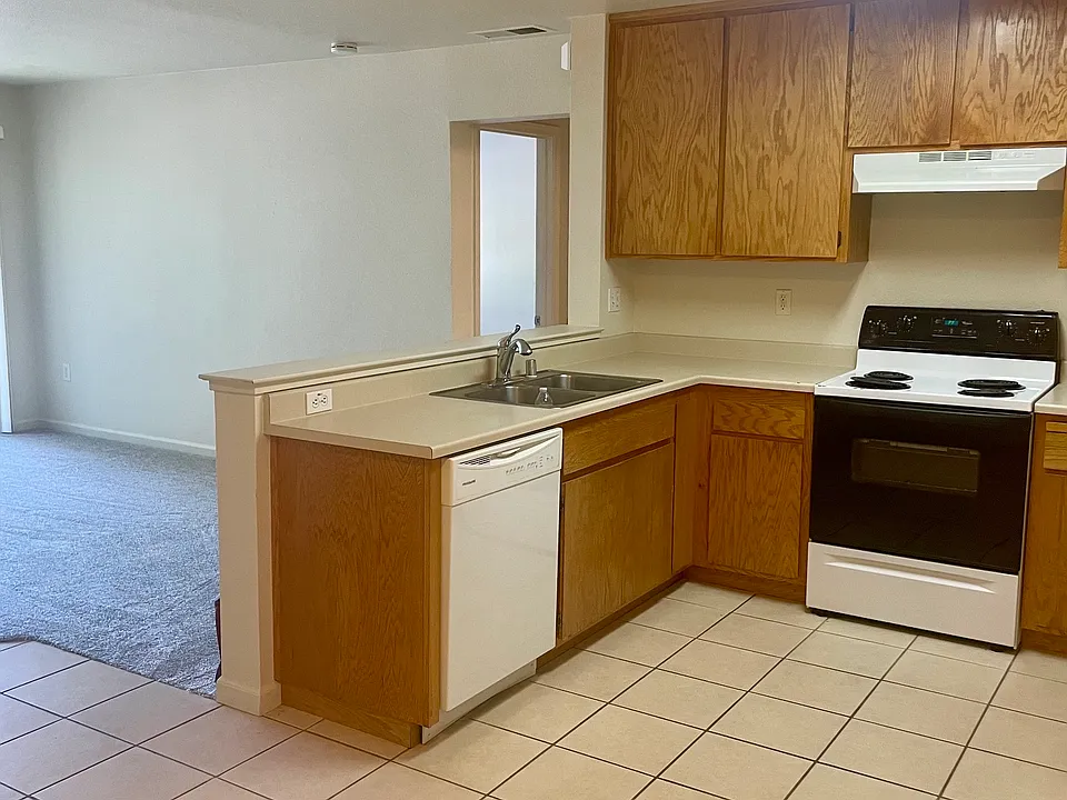 865 Jennings Ave #9